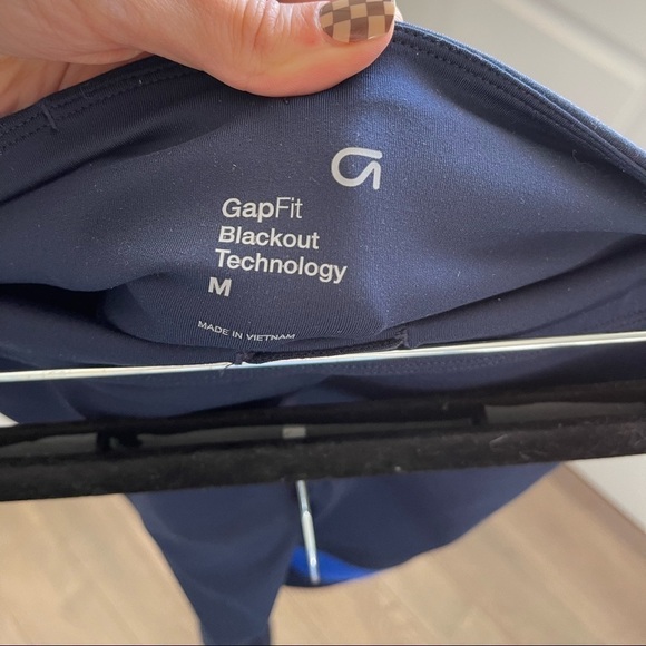 Gapfit Blackout Technology Capri Length Legging - M - Picture 3 of 3